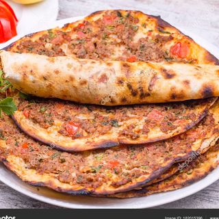Lahmacun mixto 