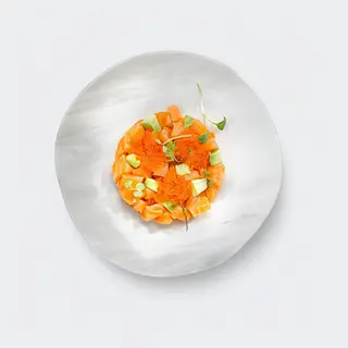 Tartar salmon to avocado