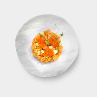 Tartar salmon to avocado