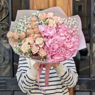 Barbie Girl- Hortensia Rosa, Minirosas & Paniculata Para Un Toque Divino
