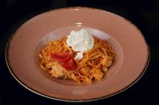 Лингуини с пиле и Филаделфия