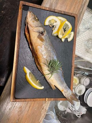 Лаврак на жар