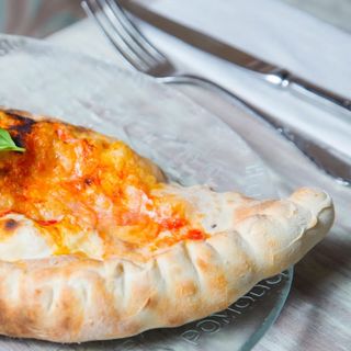 Calzone prosciutto cotto e mozzarella