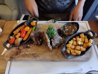 Côtelettes D'agneau À L'ail & Romarin