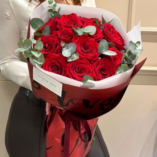 El Clásico - 12 rosas rojas