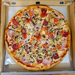 18. Pizza Rodzinna 24cm