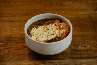 Cebulowa z Grzanką Serową