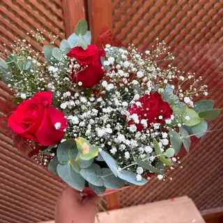 Ramo de 3 rosas rojas