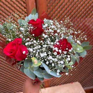 Ramo de 3 rosas rojas