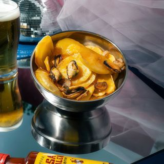 PATATAS CASERAS CON MEJILLONES Y ESCABECHE