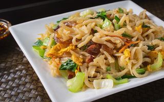 Spaghetti trafilatura saltati炒拉面