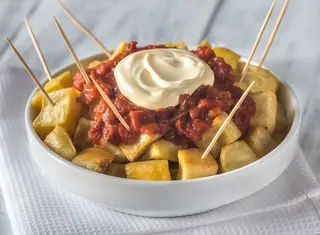 Patatas bravas caseras