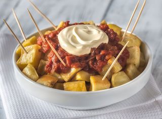Patatas bravas caseras