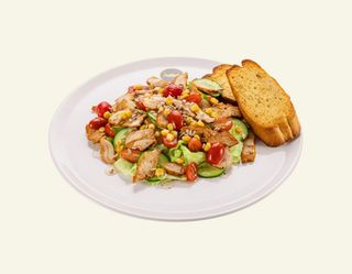 Sałatka z kebabem wołowym