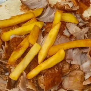 Piatto kebab con patate