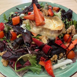 Amanida De Formatge De Cabra