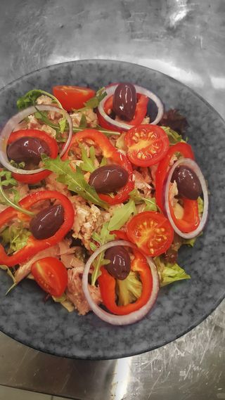 TUNA salata