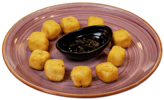 Панирани хапки от топено сирене (250г)