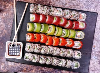 Премиум Филаделфия сет (48бр) + Едамаме