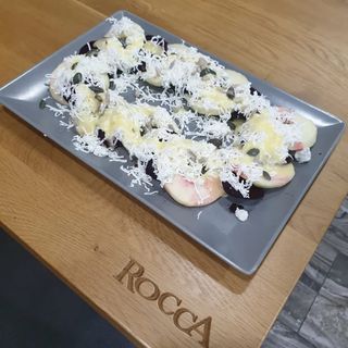 Салата с червено цвекло и ябълки (350гр)