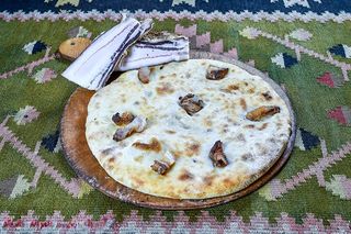 ლობიანი რაჭული ლორით