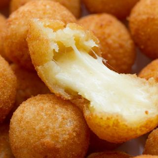6 Bolinhas de Queijo
