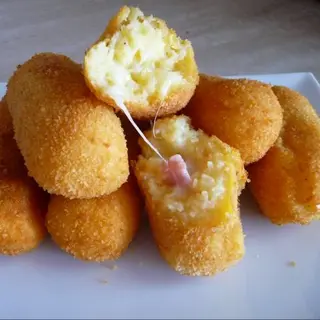 Crocchette di patate ripiene di mozzarella e prosciutto - 10 pezzi