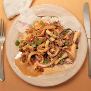 210. Calamari croccante sale pepe椒盐鱿鱼