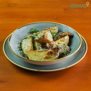 Cartofi la cuptor cu parmezan