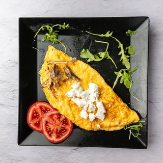 Omlet sa kozijim sirom