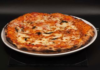 Пица Маргарита (1.5кг) Римска + Coca Cola кен