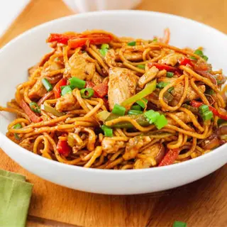 Noodles cu Pui