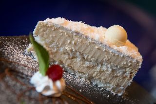 Торта с кокос и маскарпоне (130г)