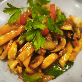 cerdo con salsa picante