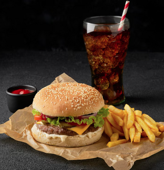 3 Hamburguesas con 3 patatas y 3 latas