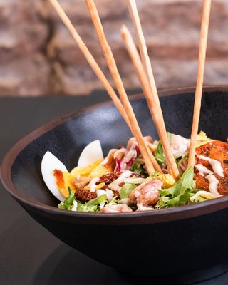 Ensalada De Hojas Y Brotes