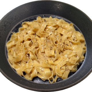 Paste Cacio e Pepe (brânzeturi și piper)