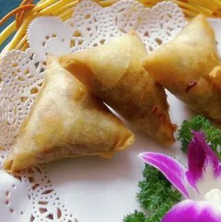 8. Samosa (6 Uds.)