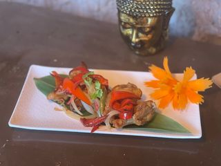 Alitas De Pollo Picantes Al Estilo Tailandés (4 Uds.)