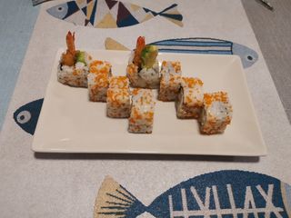 California Gambas Tempura Con Tobikko (8 Pzs.)