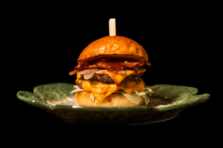 Меню Бургер Beconator