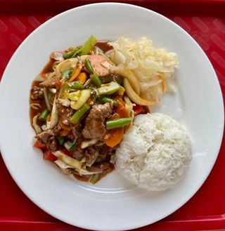 7 Smażona wołowina ostra z sosem Kung Pao