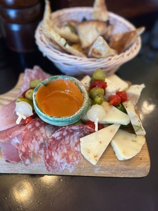 Tagliere di salumi e formaggi D.O.P.