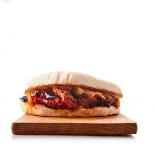 Panino con parmigiana di melanzana 