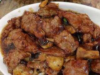 Ternera en salsa de ostras