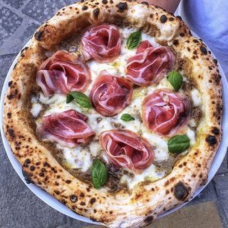 Пица прошуто