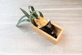 Temaki salmone tempura