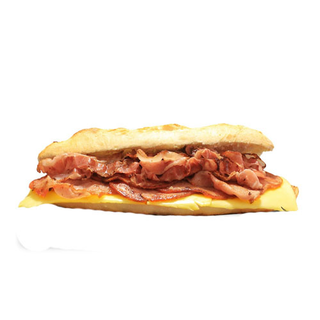 Bocata de bacon con lomo y queso