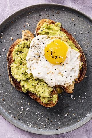 Toast Avec Avocat Et Œuf