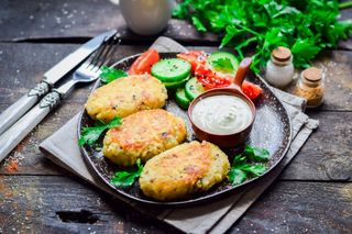 Dranichi cu hering si hrean